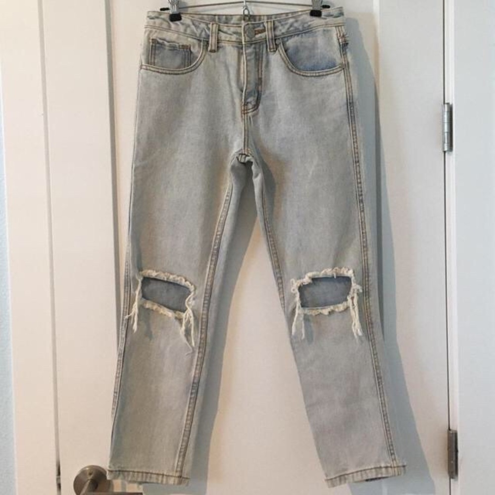 UNIF light wash distressed Billie jeans